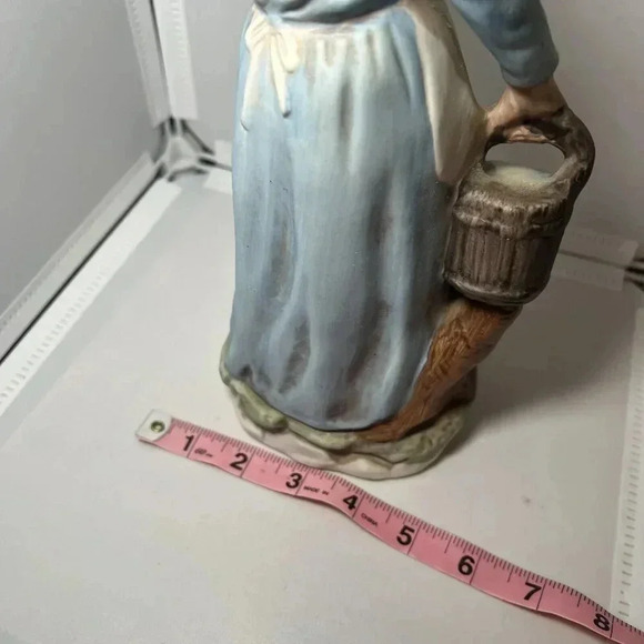 Vintage Homco Woman Farmer Chicken Eggs #1434 Bisque Porcelain Figurine - Picture 6 of 7